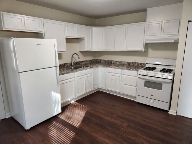 Building Photo - *Availabe Soon* Completely Remodeled Home!