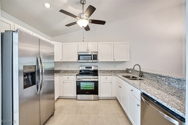 Building Photo - 16840 Sanibel Sunset Ct