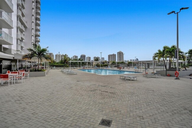 Building Photo - 18041 Biscayne Blvd