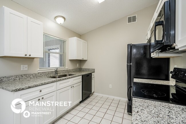 Building Photo - 4 Berry Dr