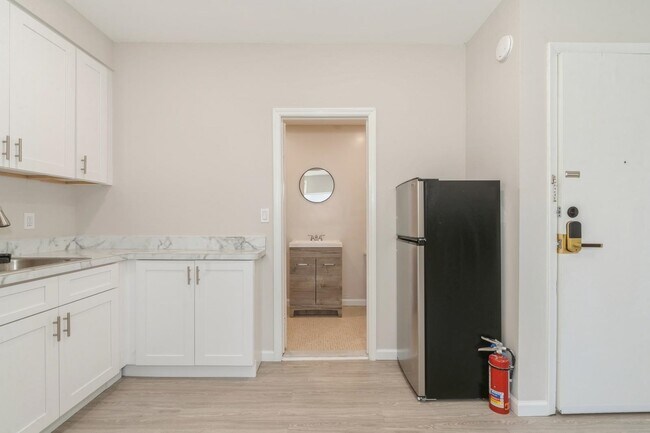 Building Photo - 40 Beacon Ave