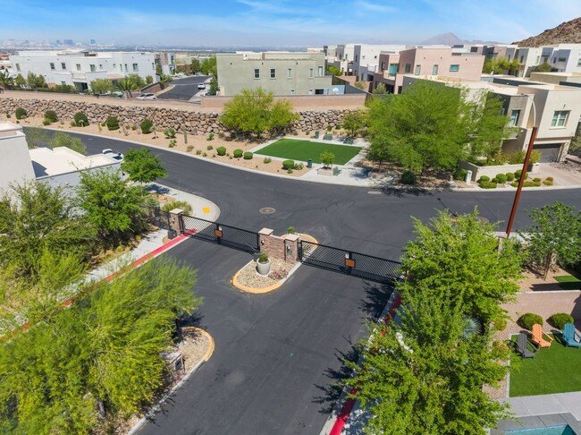 Building Photo - 813 Horizon Canyon Dr
