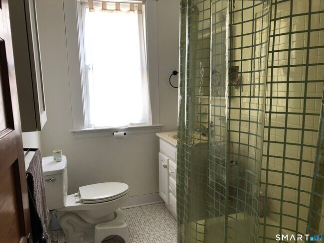 Building Photo - 52 Canner St