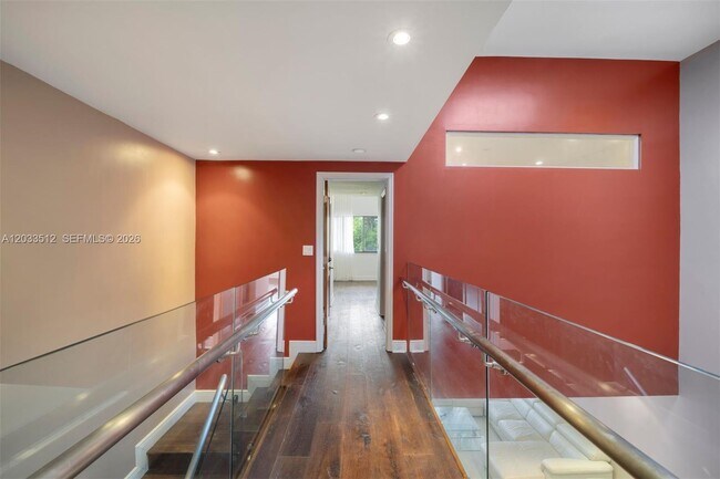 Building Photo - 317 Poinciana Island Dr