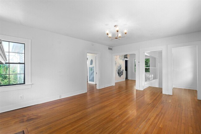 Building Photo - 4037-4039 Roswell St