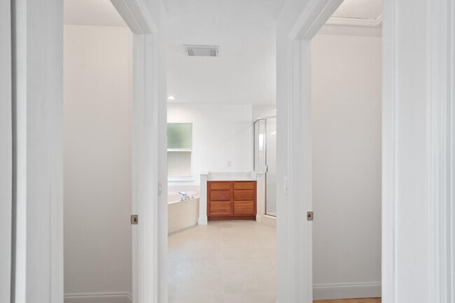 Building Photo - 12829 SW 38th Cir