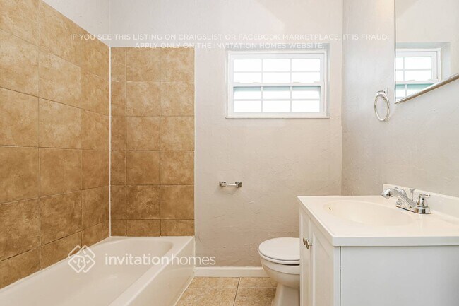 Building Photo - 4059 28th Ave N