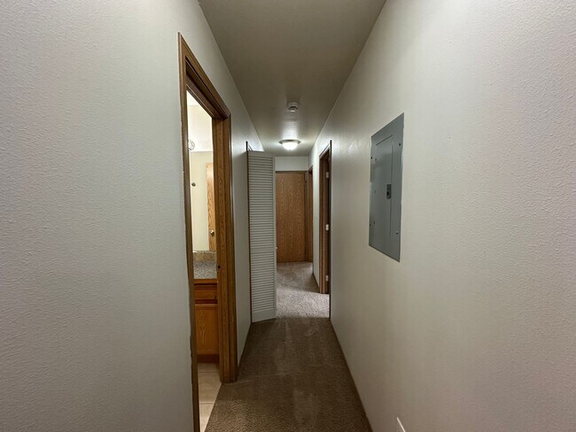Building Photo - 5752 Legoe Ave