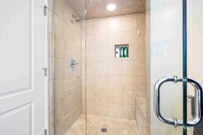 Building Photo - 408 N Windsor Dr