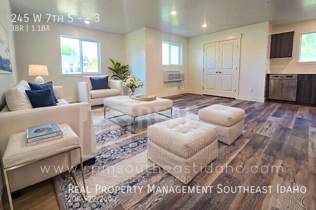 Building Photo - 245 W 7th S