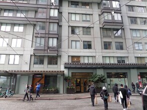 Building Photo - Adorable One Bedroom Seattle Condo in Unbeatable Location - Walk to Pike Place Market!