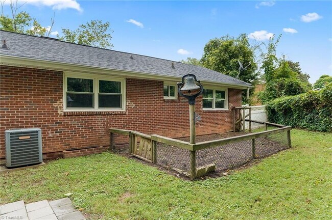 Building Photo - 3 Bedroom Ardmore Home- Pets Welcome-Flexible Lease Lengths Available
