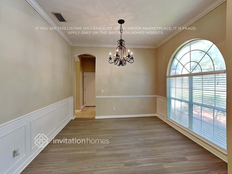 Building Photo - 713 Toria Ln