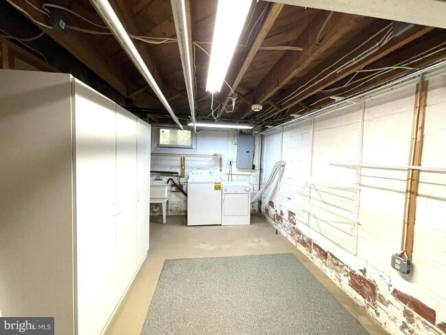 Building Photo - 1526 N Utah St