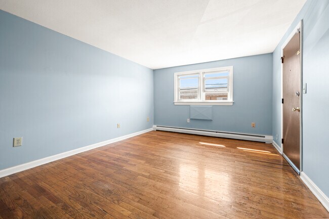 Building Photo - 340 Park Ave