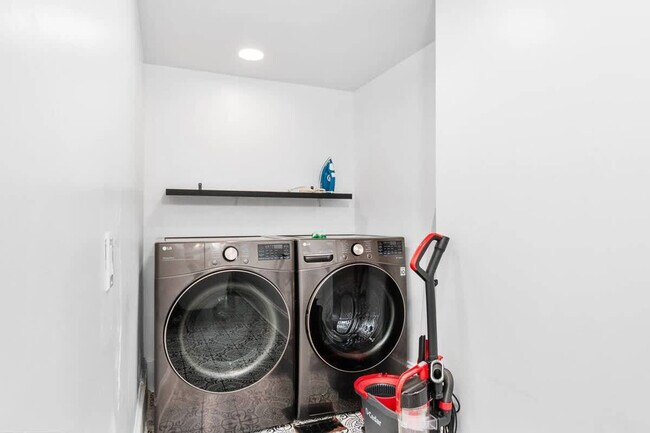 Building Photo - 14440 12th St