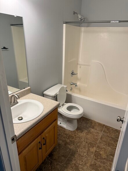 Building Photo - 216 Harlans Cir