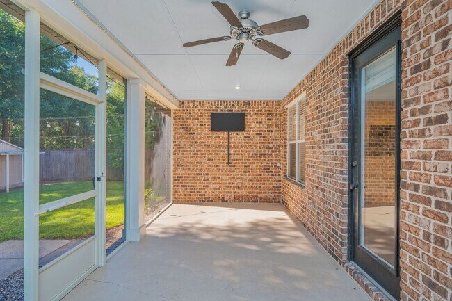 Building Photo - Swift Creek Preserve 5 Bedroom Beauty!