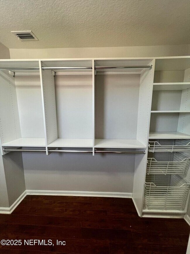 Building Photo - Flagler Station Townhome 3/2.5 - 2 car garage - 2000+ square feet