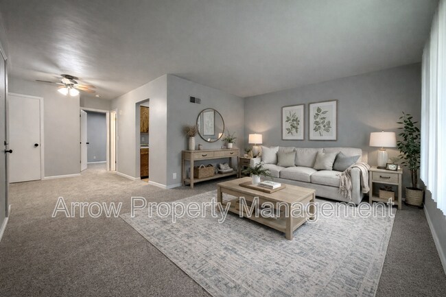 Building Photo - 1621 G-7