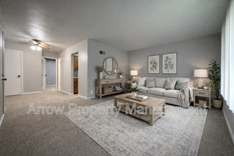 Building Photo - 1621 G-7