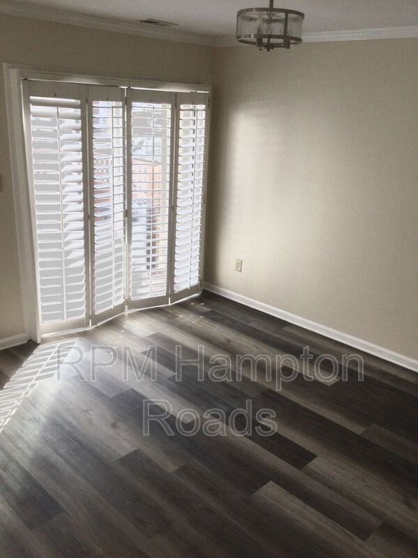 Building Photo - 305 Wimbledon Chase