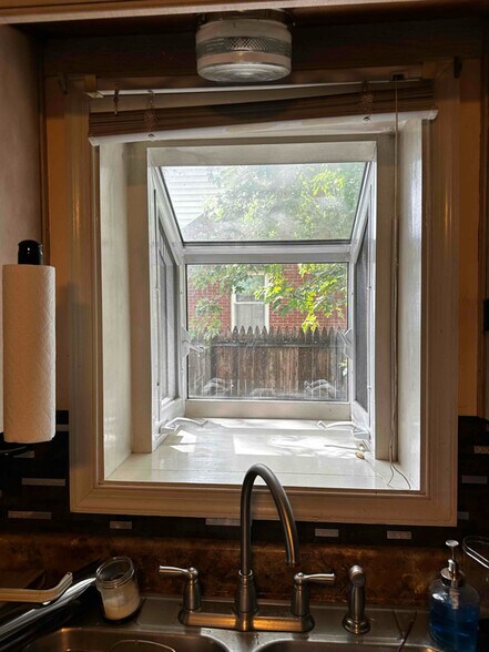 Building Photo - 2112 E Cumberland St