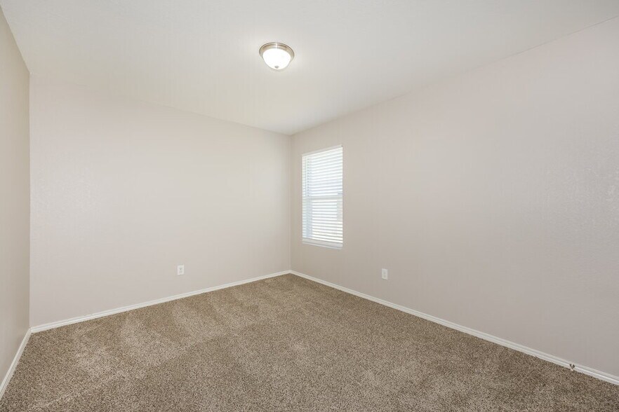 Building Photo - 1337 Castle Ridge Rd