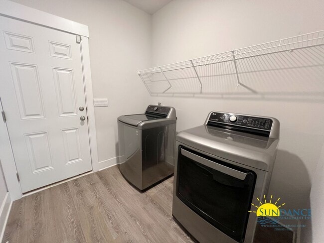 Building Photo - 4-Bedroom SOLAR ENERGY Home in Shoal River Landing!