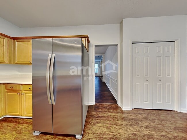 Building Photo - 349 Burdock Trce