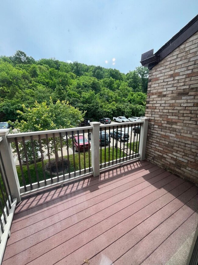 Building Photo - Beautiful 2BR/2BA Condo with Pool, Fitness Center & Private Balcony
