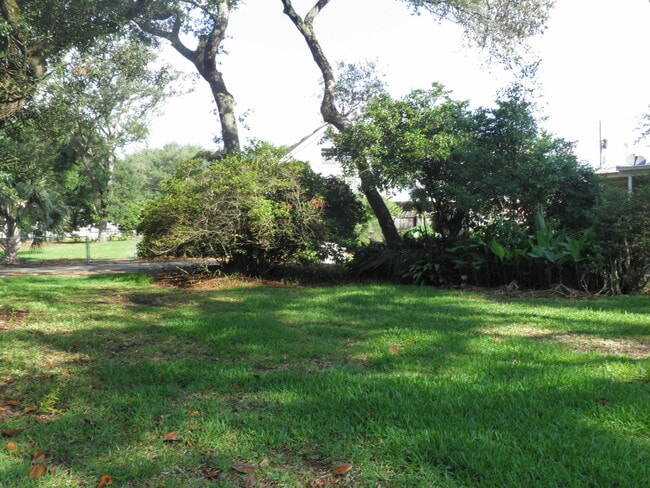 Building Photo - 212 Priscilla Dr