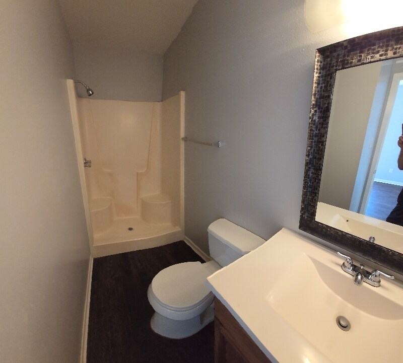 Building Photo - 406 Manuel Dr