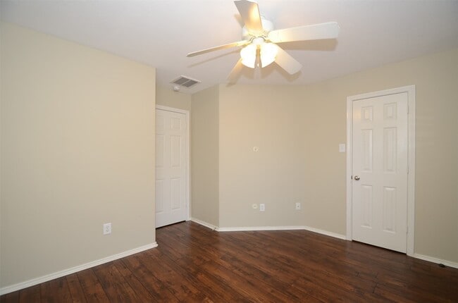 Building Photo - 5606 Claybeck Ln