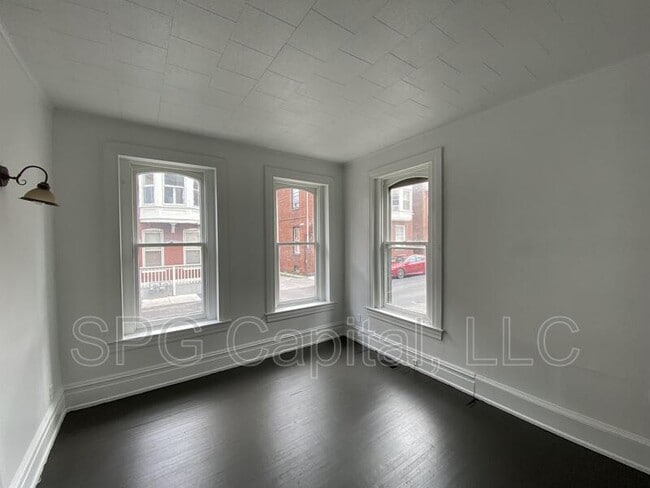 Building Photo - 30 S Hartley St