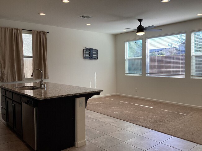 Building Photo - 229 Sunset Drive S