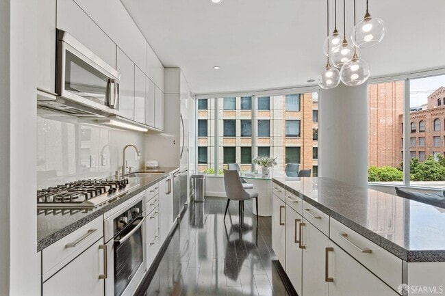 Building Photo - 338 Spear St