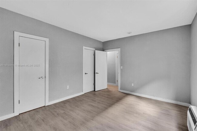 Building Photo - 9200 E Bay Harbor Dr