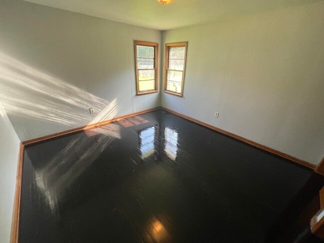 Building Photo - 100 Lane