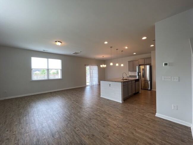 Building Photo - 9691 Mosgrove Ave
