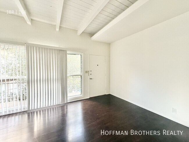 Building Photo - 11940 Laurelwood Dr