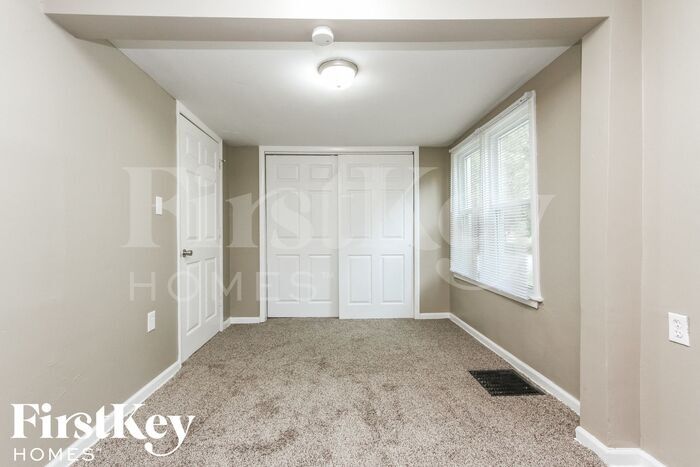 Building Photo - 5452 W Southport Rd