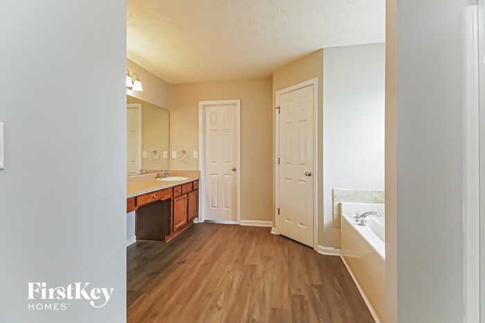 Building Photo - 155 Landon Way