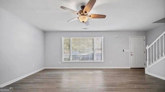 Building Photo - 558 Manning Rd SW