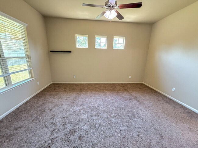 Building Photo - 117 Green Haven Dr