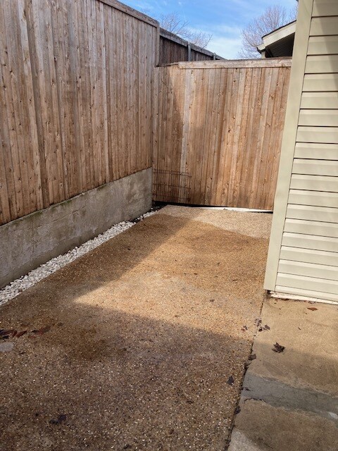 Building Photo - 7450 Holly Hill Dr