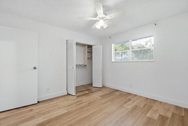 Building Photo - 6100 NW 44th St