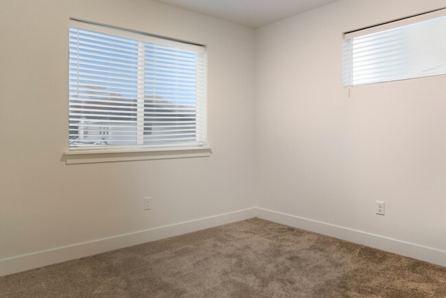 Building Photo - 4634 E Silver Moon Dr