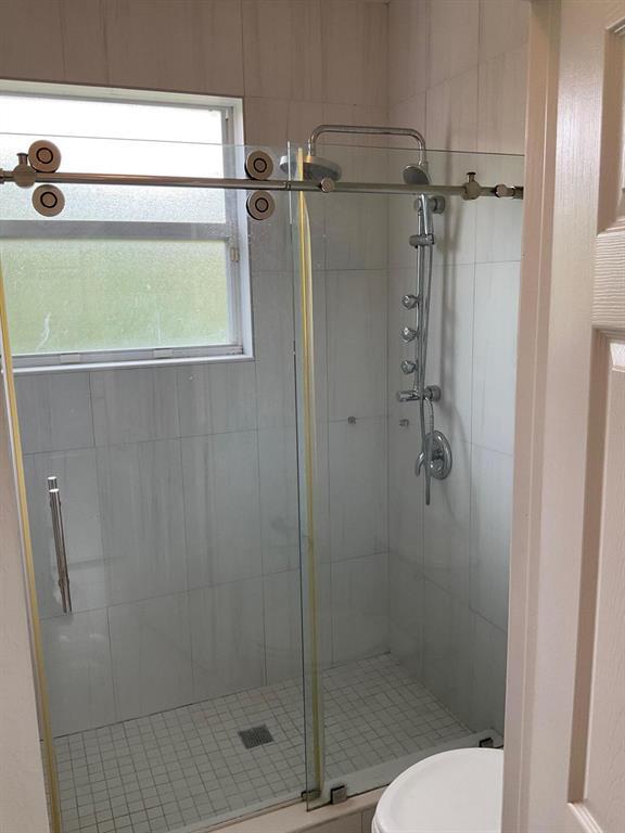 Building Photo - 6639 Hidden Cove Dr