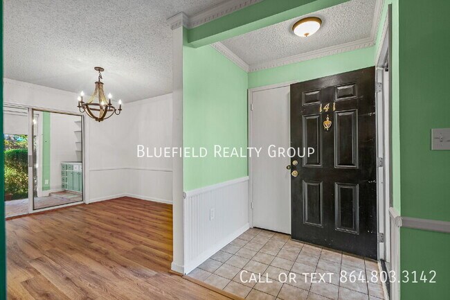 Building Photo - 925 Cleveland St